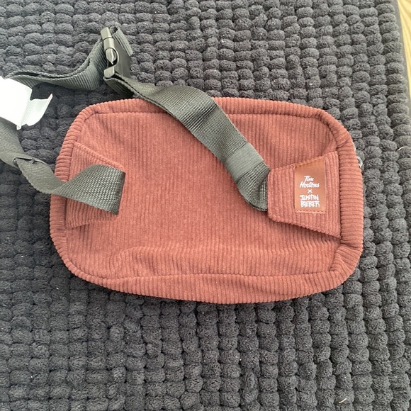 NWT LIMITED EDITION 🍍JUSTIN BIEBER🍍TIM BIEBS CORDUROY FANNY PACK🍍F-1 - Picture 2 of 3